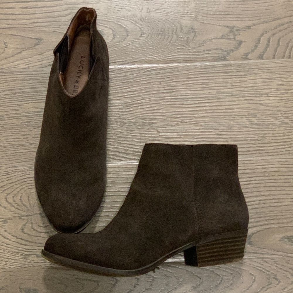 Lucky brand Sz 6.5 Brown Suede Ankle Boots